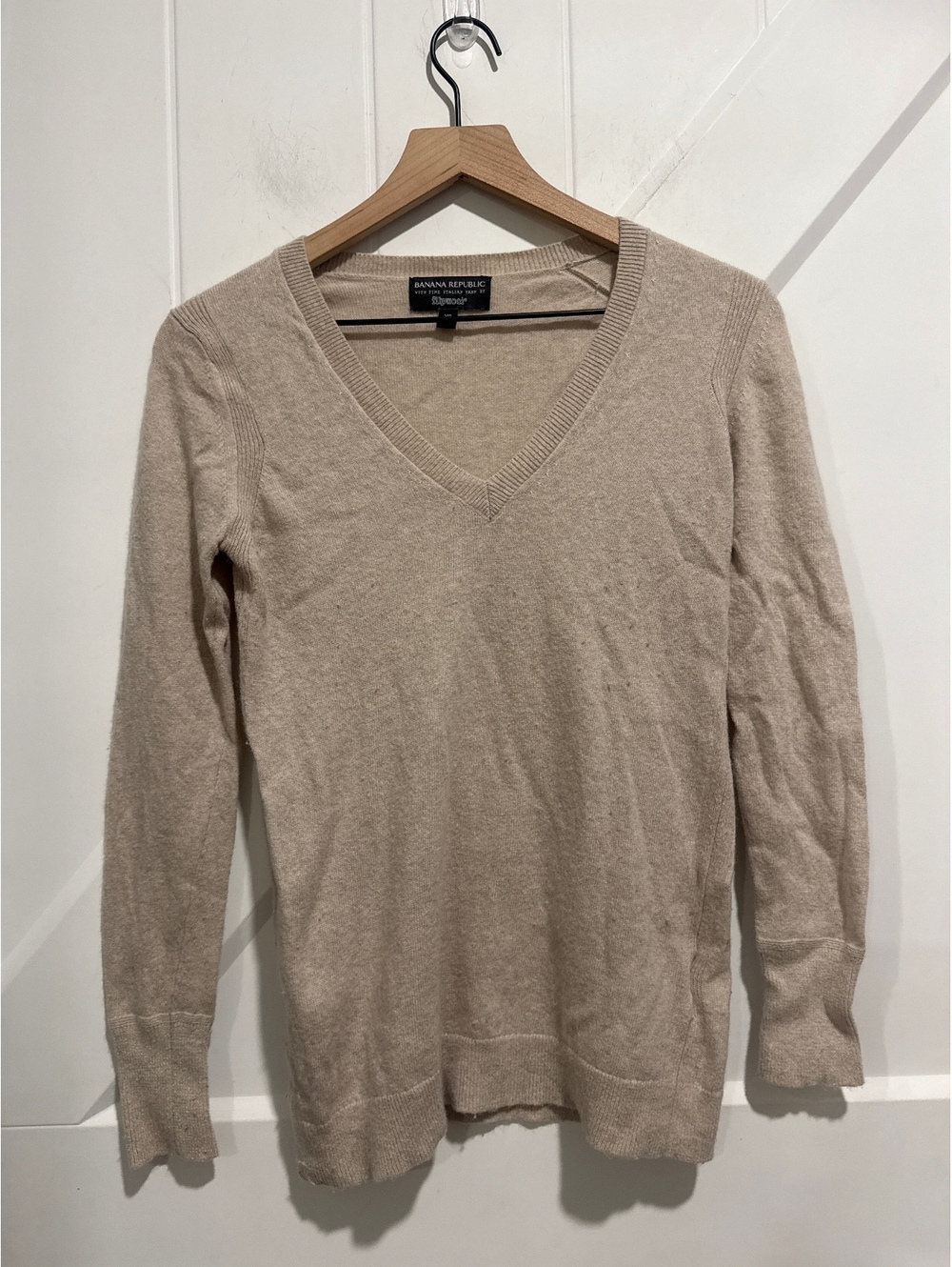 Banana Republic Filpucci Women's Beige V-Neck Merino Wool Cashmere Blend Sweater